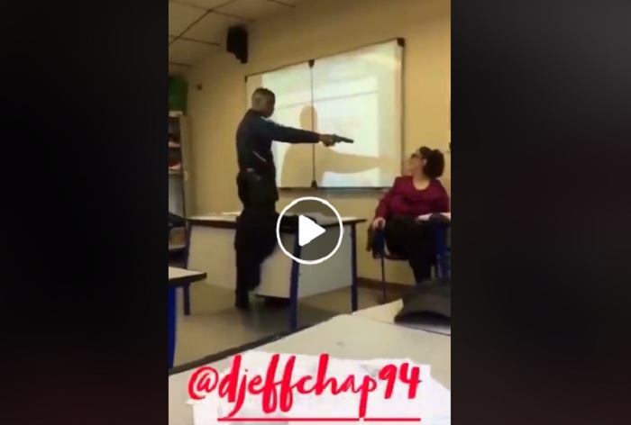 Francia, studente punta la pistola alla tempia della prof: "Mettimi presente" VIDEO