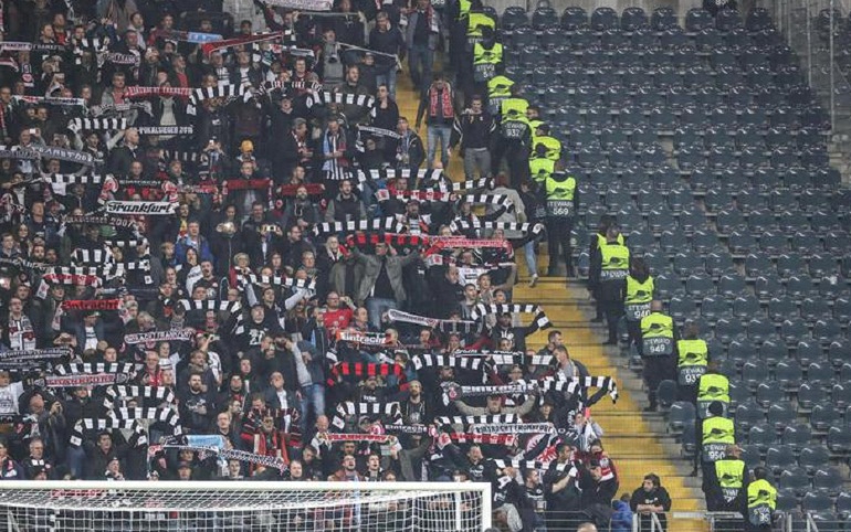 Eintracht, Lucas Torro gioca contro la Lazio dopo la morte del fratello (foto Ansa)