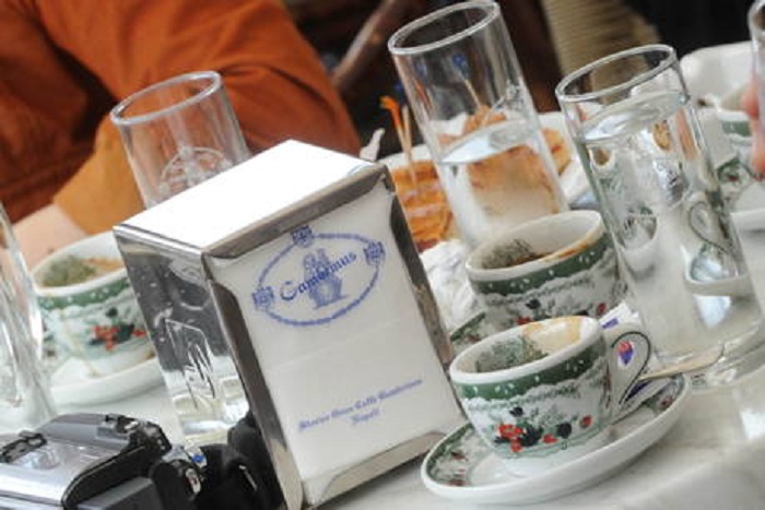 Napoli: non fanno entrare cane per non vedente, multato storico Caffè Gambrinus