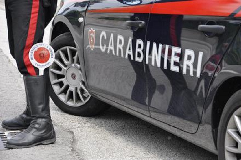 Giugliano: investe tre ciclisti albanesi e fugge, uno muore. L'autista poi arrestato dal carrozziere (foto d'archivio Ansa)