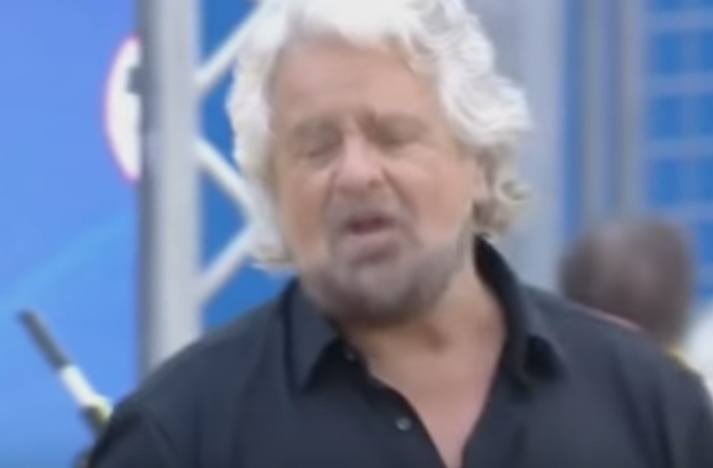 Beppe Grillo alla mamma di Salvini: "Perché non hai preso la pillola quel giorno?"