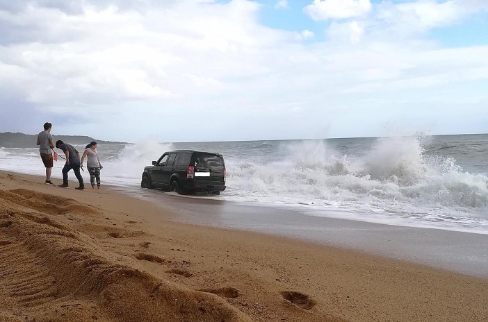 Bari Sardo Land Rover su spiaggia