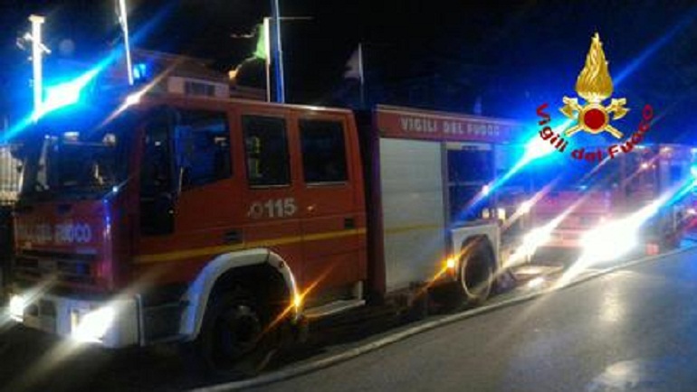 Guagnano (Lecce): la croce della chiesa va a fuoco all'improvviso. Colpa di un cortocircuito (foto d'archivio Anas)