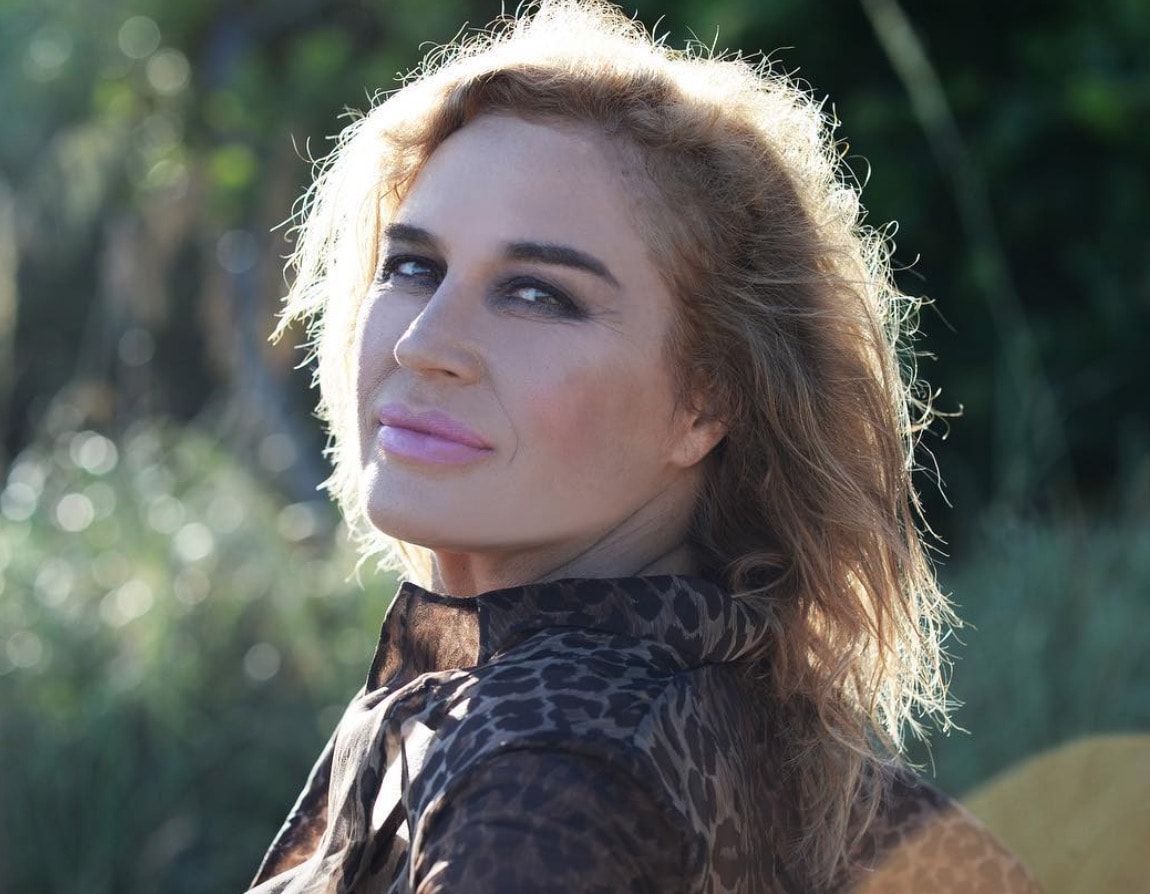 Grande Fratello Vip, Lory Del Santo sotto accusa: "Il tuo sguardo non mi convince"