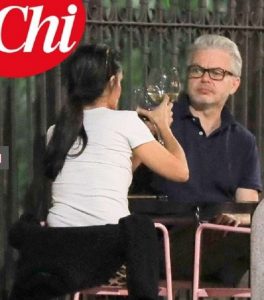 Luca Sofri con un'altra donna2