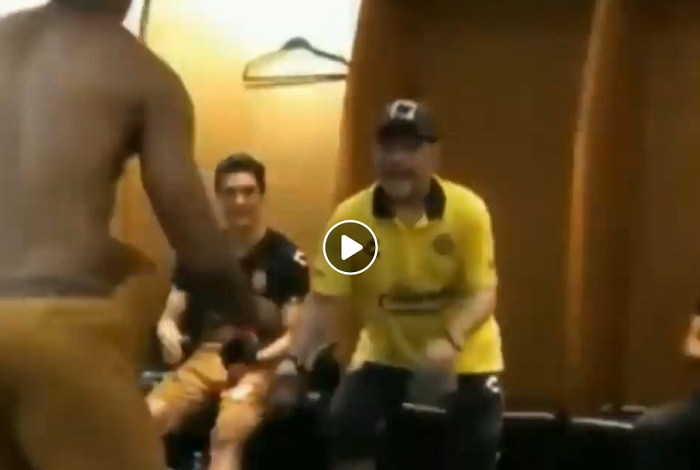 Maradona balla 95esimo