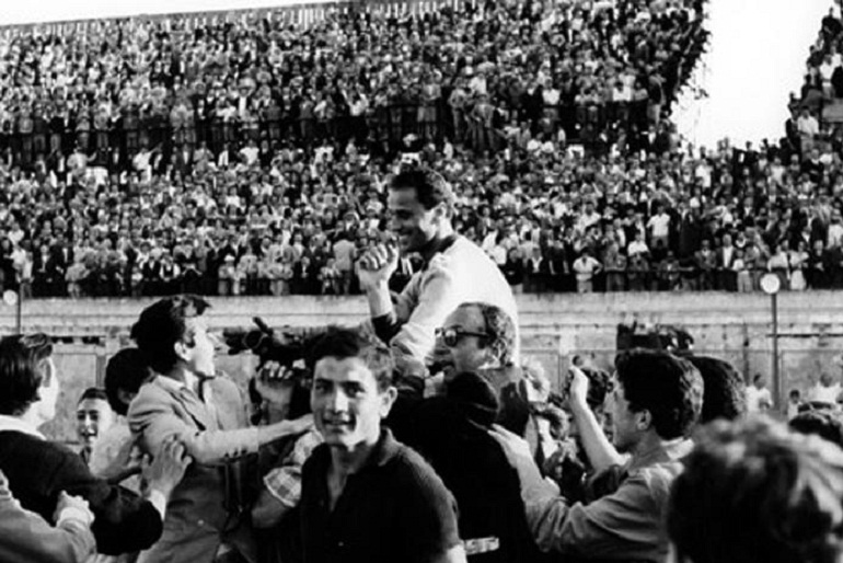 Mario Castellazzi è morto, un suo gol ispirò la frase "clamoroso al Cibali" (foto Ansa)