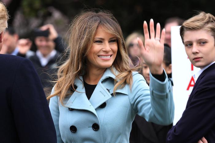 Melania Trump contro tolleranza zero migranti: inaccettabile separare bimbi e genitori