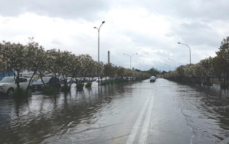 Meteo, le previsioni: le temperature scenderanno di 10 gradi (foto d'archivio Ansa)