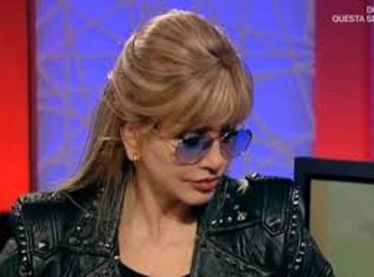 Milly Carlucci: "Ho una malattia rara. Non posso prendere il sole"