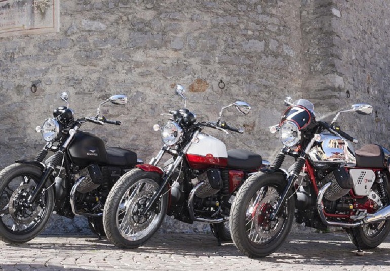 Patente moto (A, A1 e A2), cambiano le prove pratiche con equilibrio a alta velocità (foto Ansa)