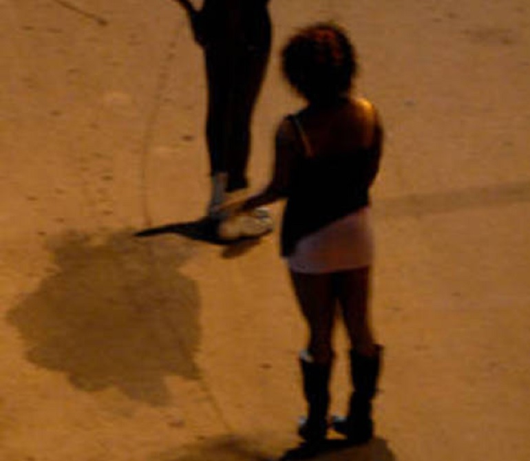 Bergamo, ragazze nigeriane costrette a prostituirsi con riti vodoo (foto Ansa)