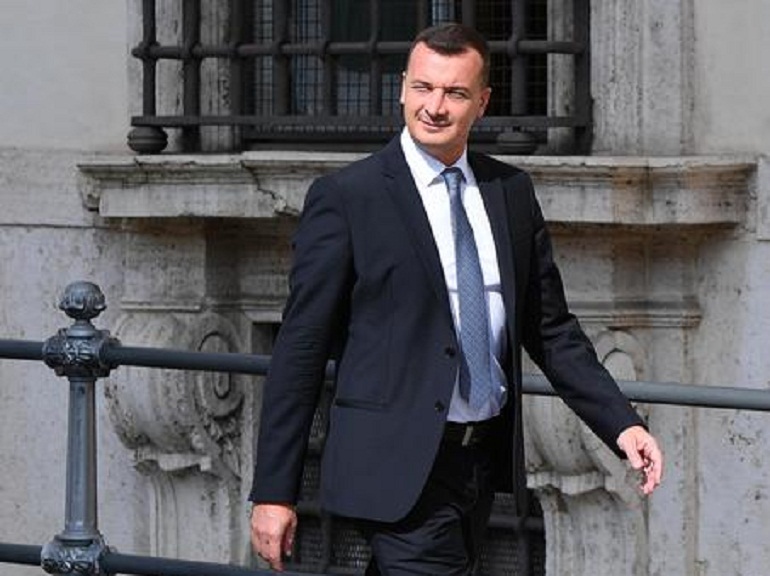 Rocco Casalino, Il Giornale e l'audio dopo il crollo del Ponte Morandi: "Mi è saltato il Ferragosto" (foto Ansa)