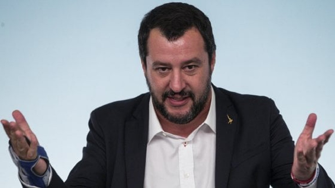 Firenze, a 7 anni tira una testata alla maestra. Salvini: "Qualche ceffone ci vuole"
