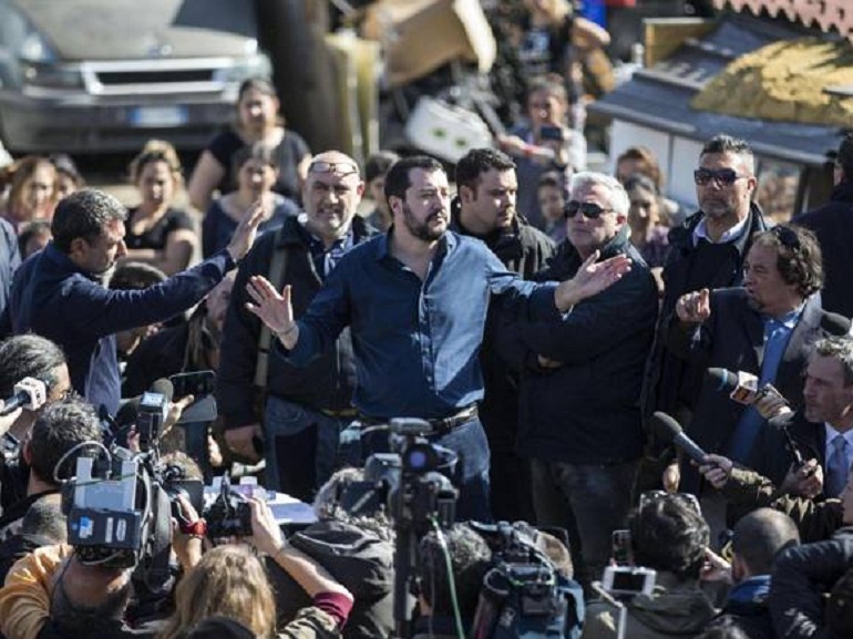 Reddito di cittadinanza, Salvini: “Anche ai rom se sono cittadini italiani per bene” (foto Ansa)