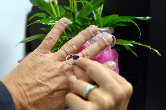 Reddito di cittadinanza: stop assegno divorzio, paga lo Stato. Quanti si separeranno per finta?