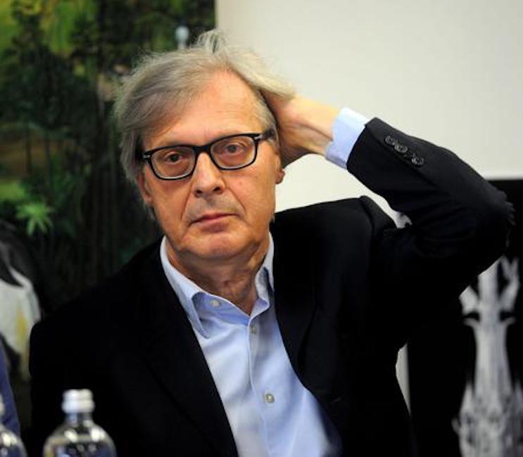 Vittorio Sgarbi a Ronaldo: "Se una donna non vuole dare il lato b, devi fermarti"