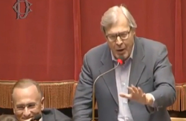 Vittorio Sgarbi contro Di Maio: "Il suo non è un problema politico. E' psichiatrico"