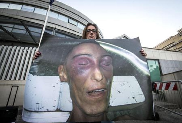 Stefano Cucchi, i carabinieri intercettati: "Se ci mandano via andiamo a fare le rapine agli orafi" (foto Ansa)