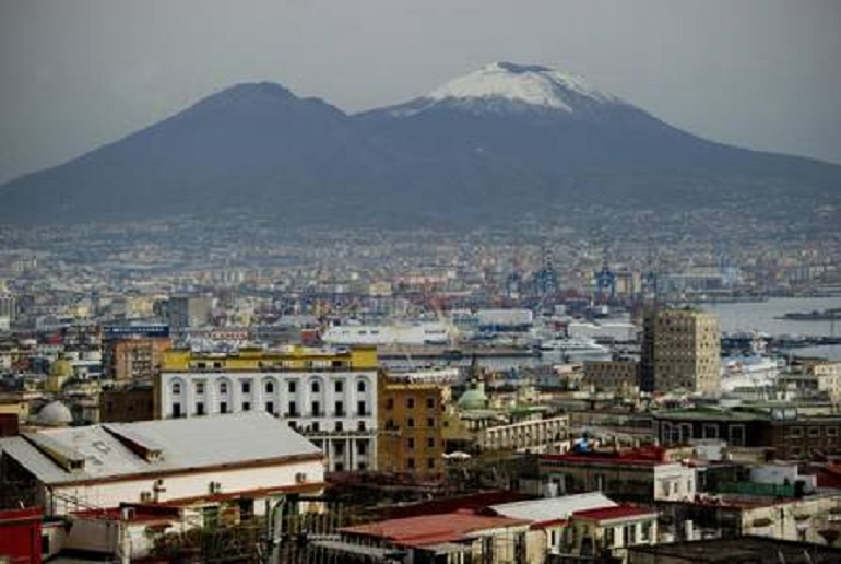 Vesuvio, sciame sismico: quarantuno scosse in meno di otto ore. Gli esperti: "Nessun allarme" (foto Ansa)