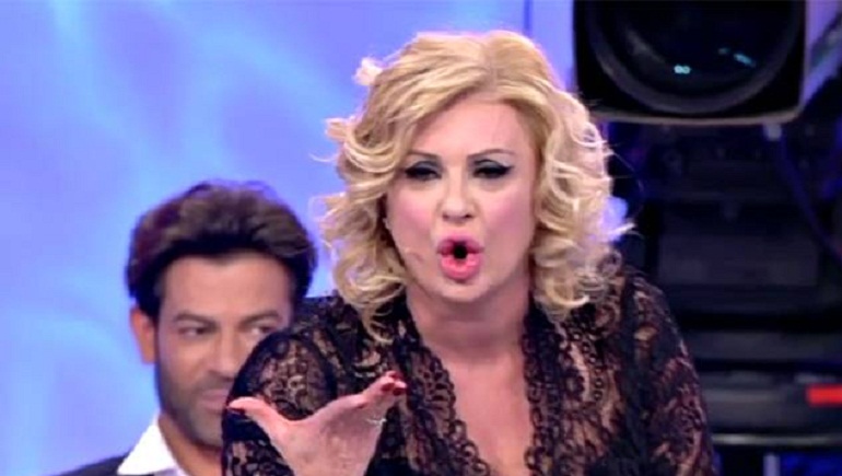 Tina Cipollari furiosa col settimanale "Nuovo": "Non sono stata multata"
