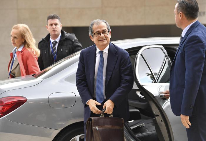 Manovra, Tria anticipa rientro a Roma: non andrà all'Ecofin