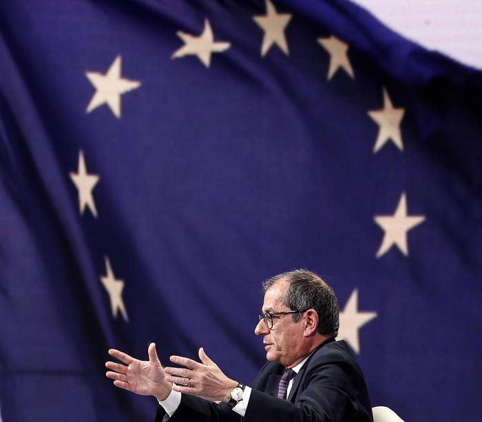 Ue invia lettera a Italia su debito e Pil: diteci perché non scende
