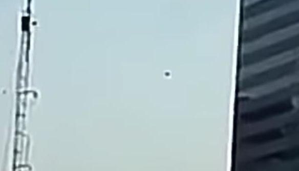 Ufo nei cieli di Città del Messico: misterioso oggetto volante