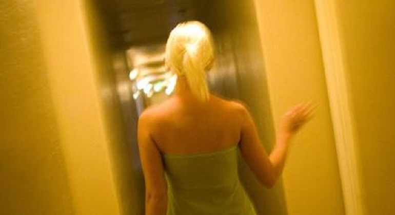 I video a luci rosse fanno male alla salute: il report di alcuni parlamentari britannici (foto Ansa)