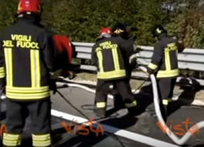 trieste tamponamento camion