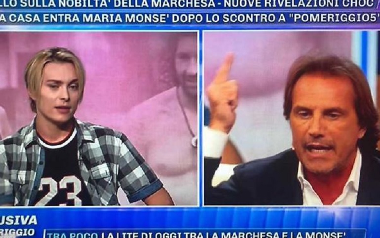 Pomeriggio 5, Roger Garth a Antonio Zequila: "Perché fingi di essere etero?"