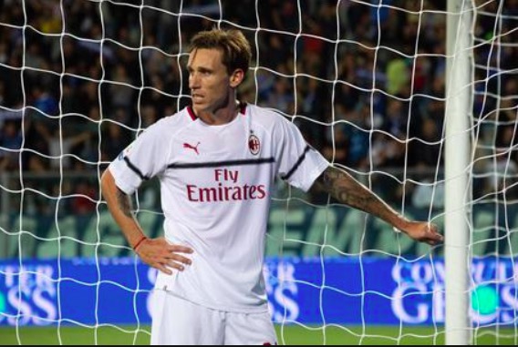 Milan, Lucas Biglia operazione riuscita: tornerà in campo tra 4 mesi