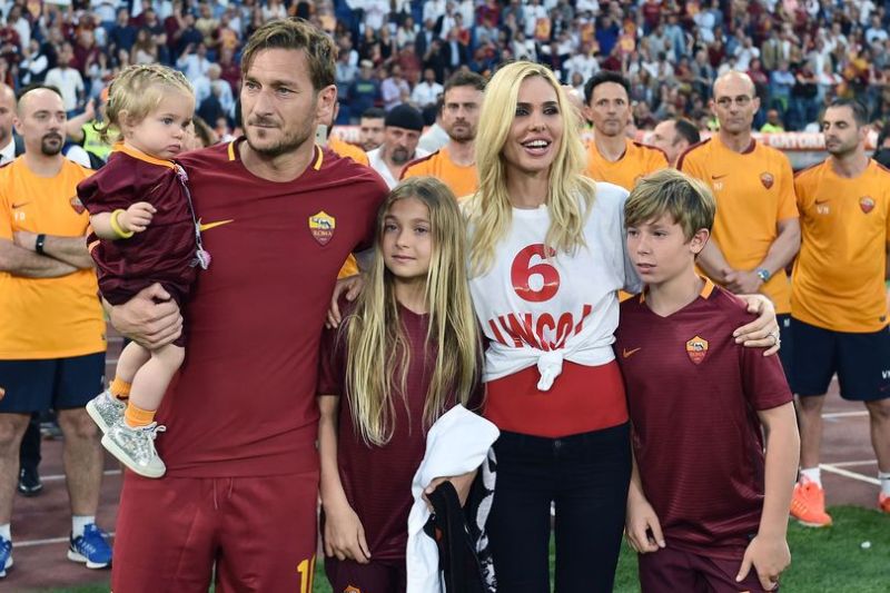 ilary blasi famiglia