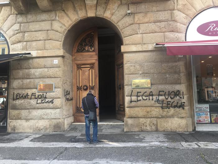 Scritte anti Lega a Livorno3