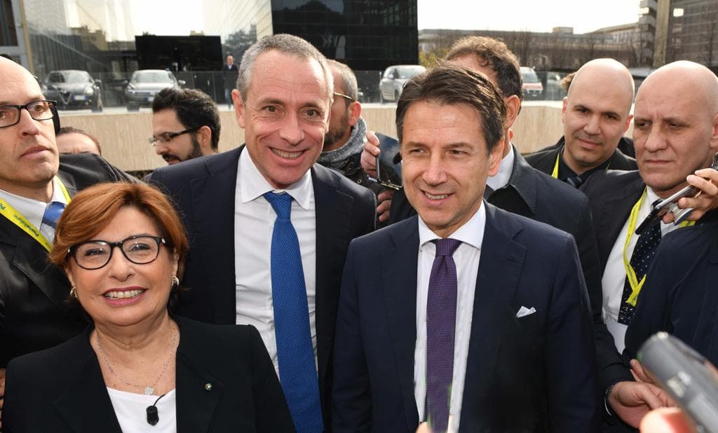 Poste Italiane incontra i sindaci d'Italia: 7 impegni per i piccoli Comuni