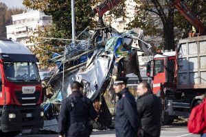 Roma, ruspe in azione per lo sgombero del centro Baobab5