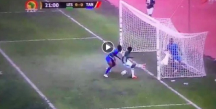 Lesotho-Tanzania VIDEO, la partita più assurda di sempre: lisci, errori e un incredibile gol sbagliato