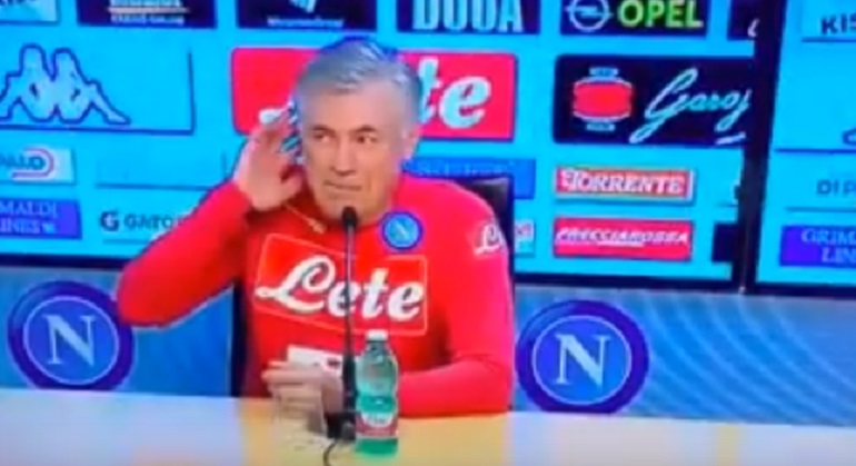 Ancelotti imita Mourinho e lo difende: "90' di insulti non sono facili da sopportare" VIDEO