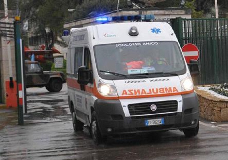 Avellino, accoltella l'ex compagna, uccide un'altra donna in casa e poi si lancia dal balcone (foto d'archivio Ansa)