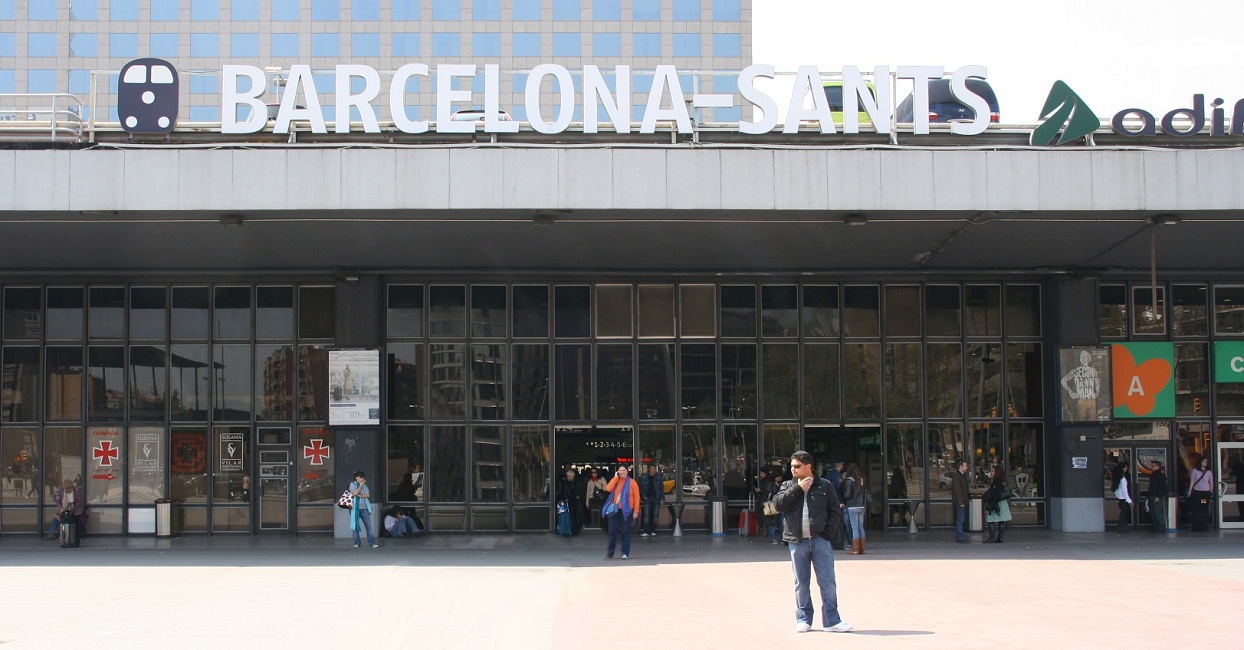 Barcellona, allarme bomba: evacuati due treni