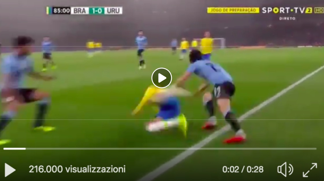 Cavani VIDEO brutto fallo su Neymar, "O'Ney" decide Brasile-Uruguay