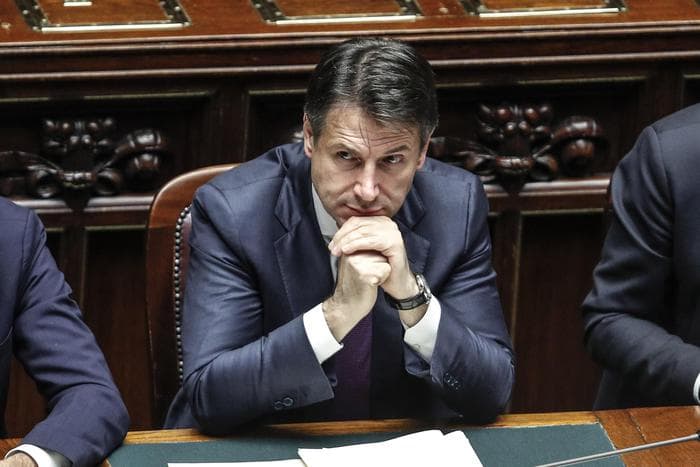 Manovra, Conte: "Più crescita e rimoduliamo le misure". Ma è scontro tra Moscovici e Salvini