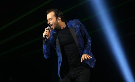 Cesare Cremonini, nuovo disco a sorpresa dal 7 dicembre