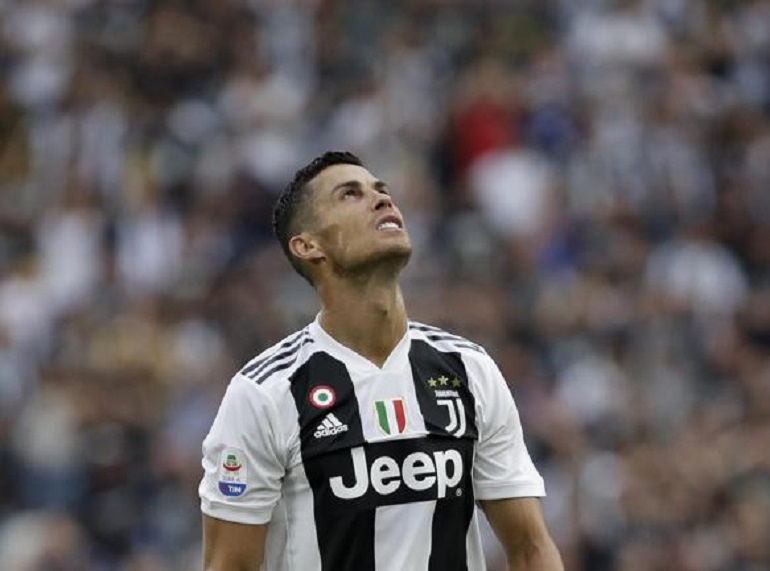 Pallone d'Oro 2018, L'Equipe: "I tre finalisti sono Mbappé, Varane e Modric". La fine dell'era Cristiano Ronaldo-Messi? (foto Ansa)