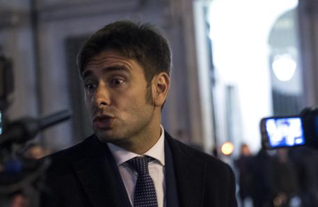 Alessandro Di Battista (nella foto) si dimetta! Valentini, dopo la Tap in Salento, chiede: hai dato la parola...