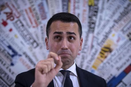 Di Maio Luigi (nella foto) cinese le spara sempre più grosse: abbiamo 2/3 del Parlamento