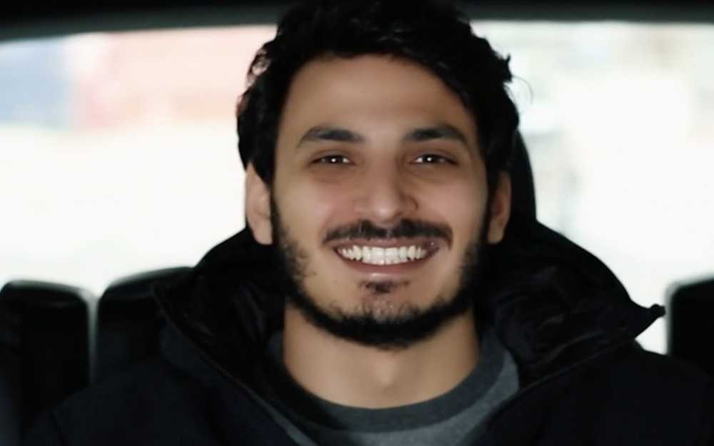 Emanuele Berardi fa impazzire i social, chi è il figlio di Barbara D'Urso