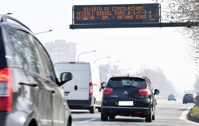 Auto elettrica: Costa (Ambiente) apre a nuovi incentivi. E rottamazione per Euro 3 e classi inferiori