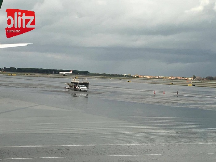 Maltempo Fiumicino, strade e aeroporto allagati: disagi, voli in ritardo e un doppio arcobaleno01