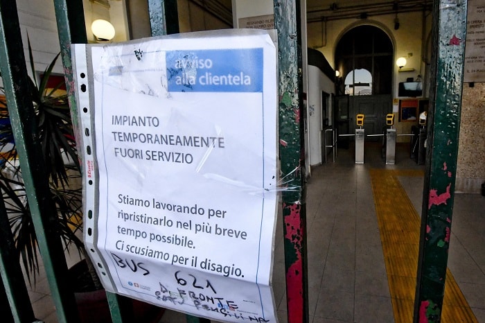 Napoli, il personale è in malattia e la funicolare chiude in anticipo9